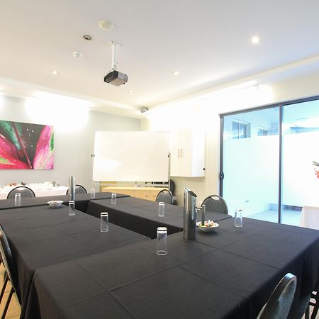 Caloundra Central Apartment Hotel Official Экстерьер фото