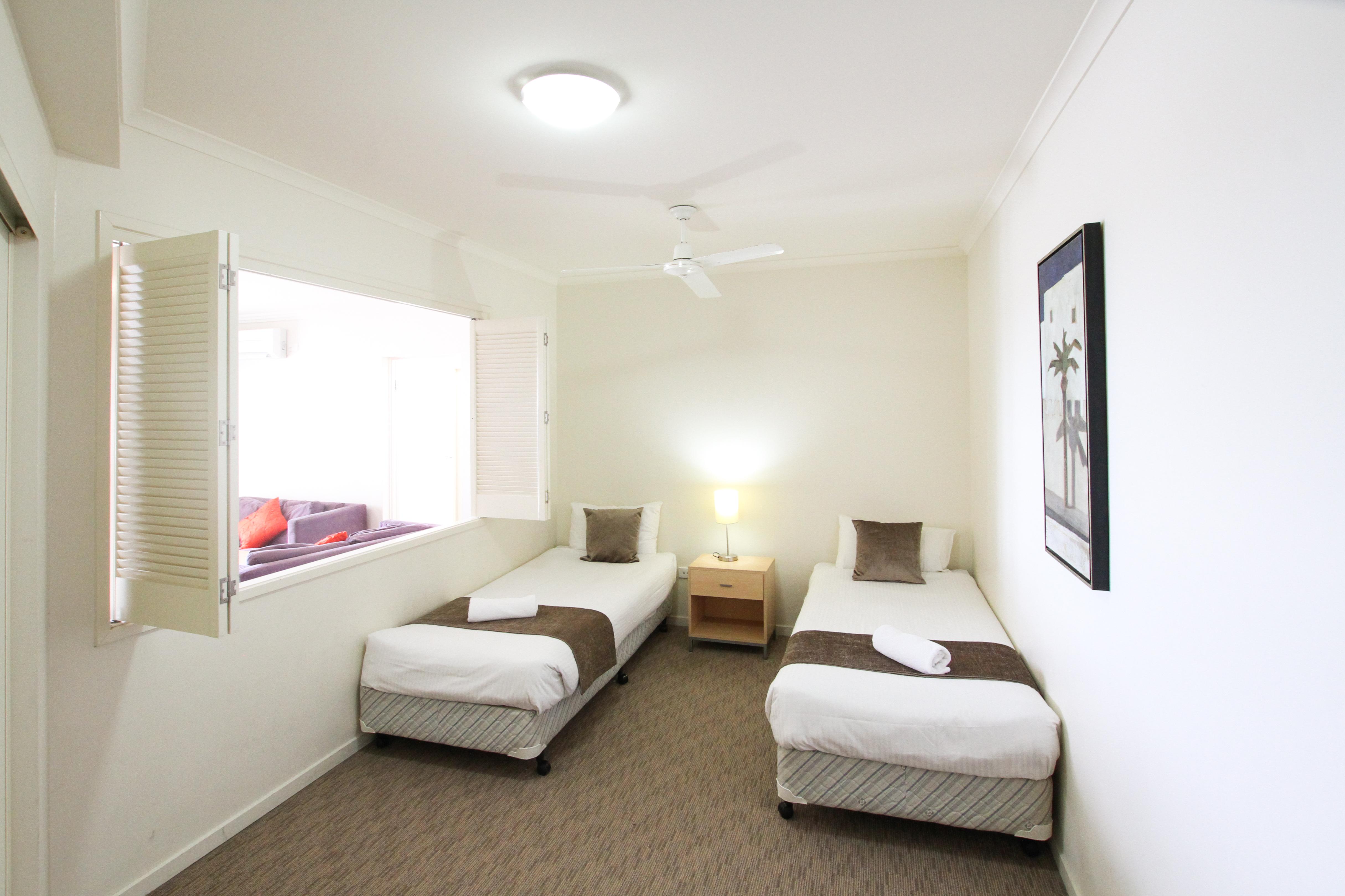 Caloundra Central Apartment Hotel Official Экстерьер фото