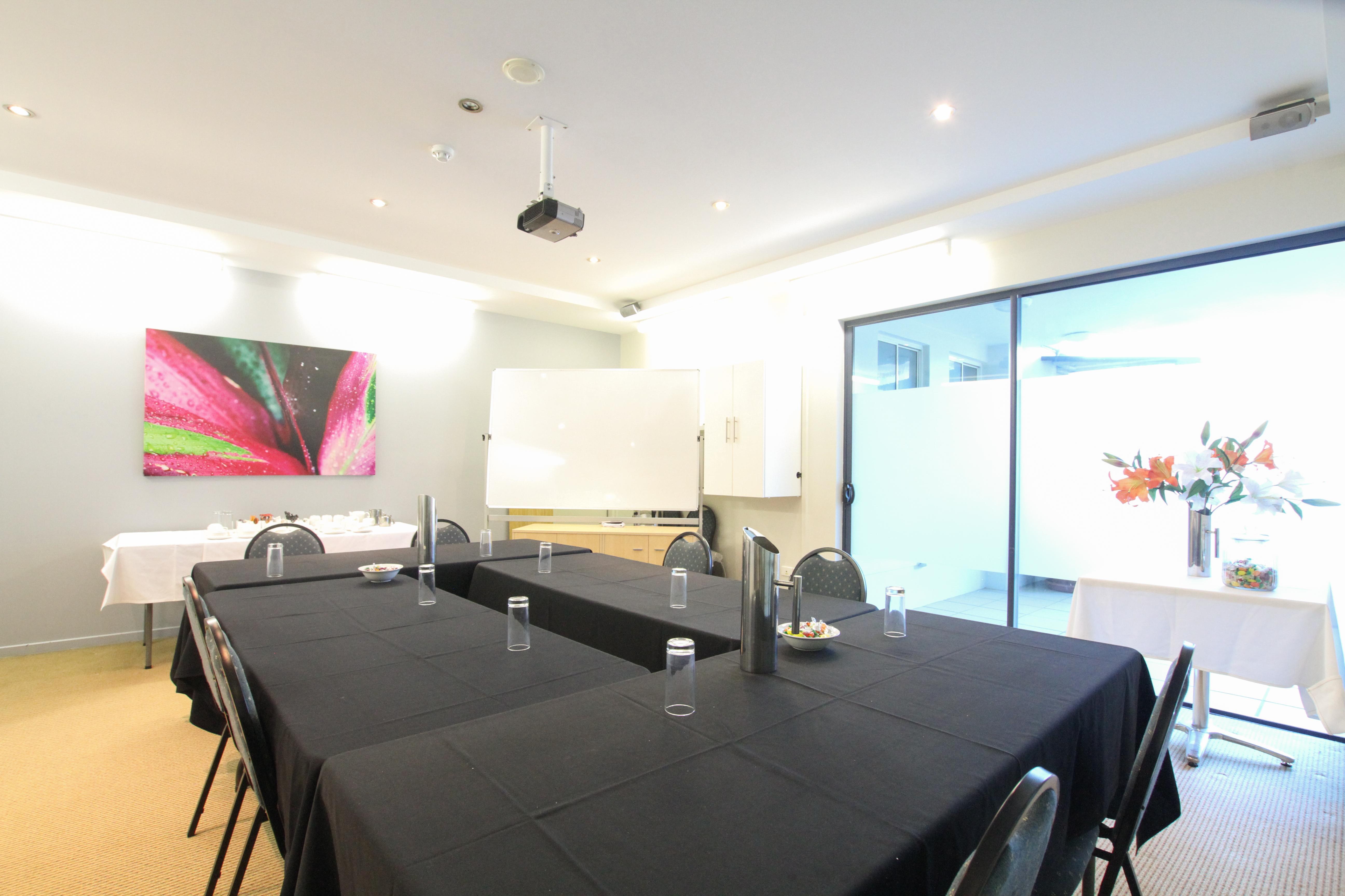 Caloundra Central Apartment Hotel Official Экстерьер фото