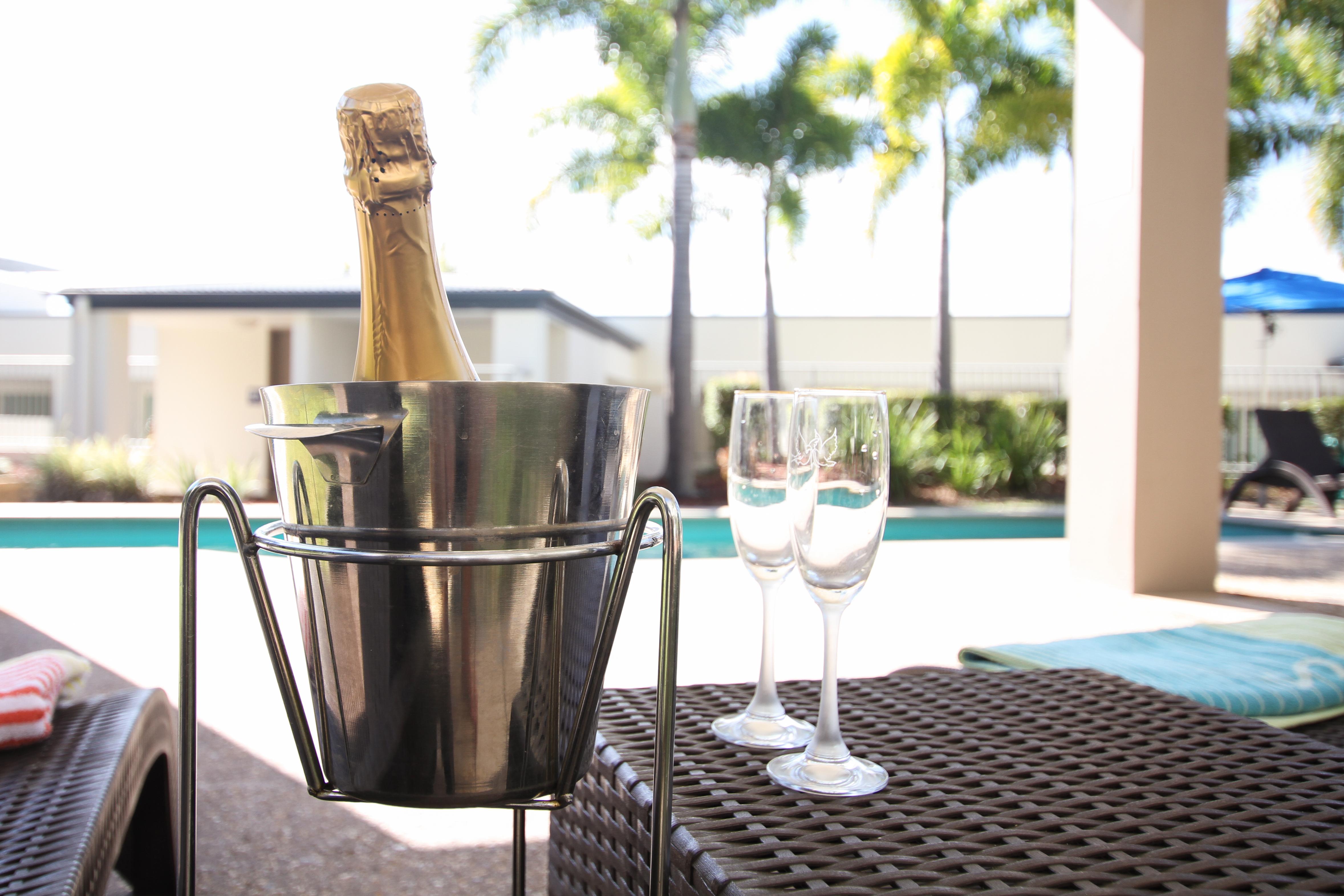 Caloundra Central Apartment Hotel Official Экстерьер фото