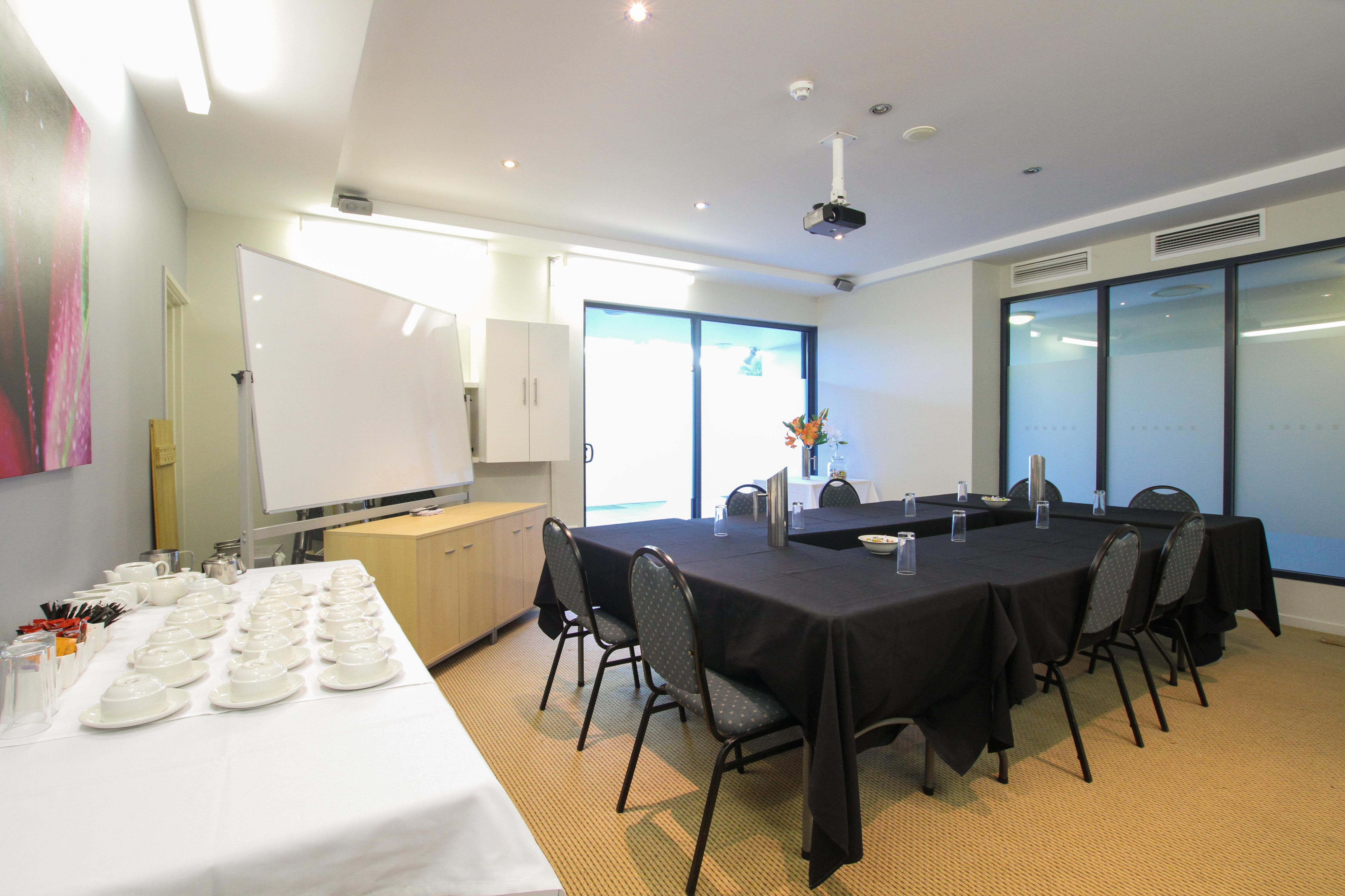 Caloundra Central Apartment Hotel Official Экстерьер фото
