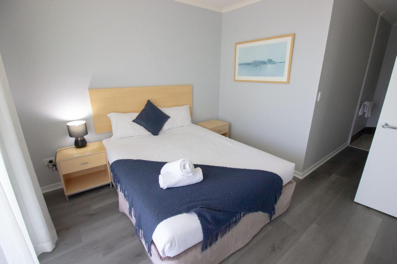 Caloundra Central Apartment Hotel Official Экстерьер фото