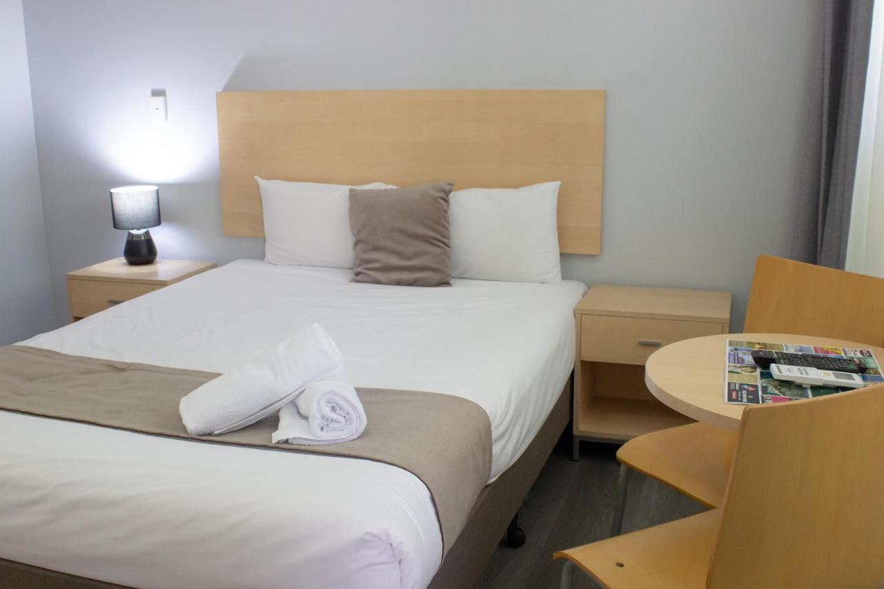 Caloundra Central Apartment Hotel Official Экстерьер фото