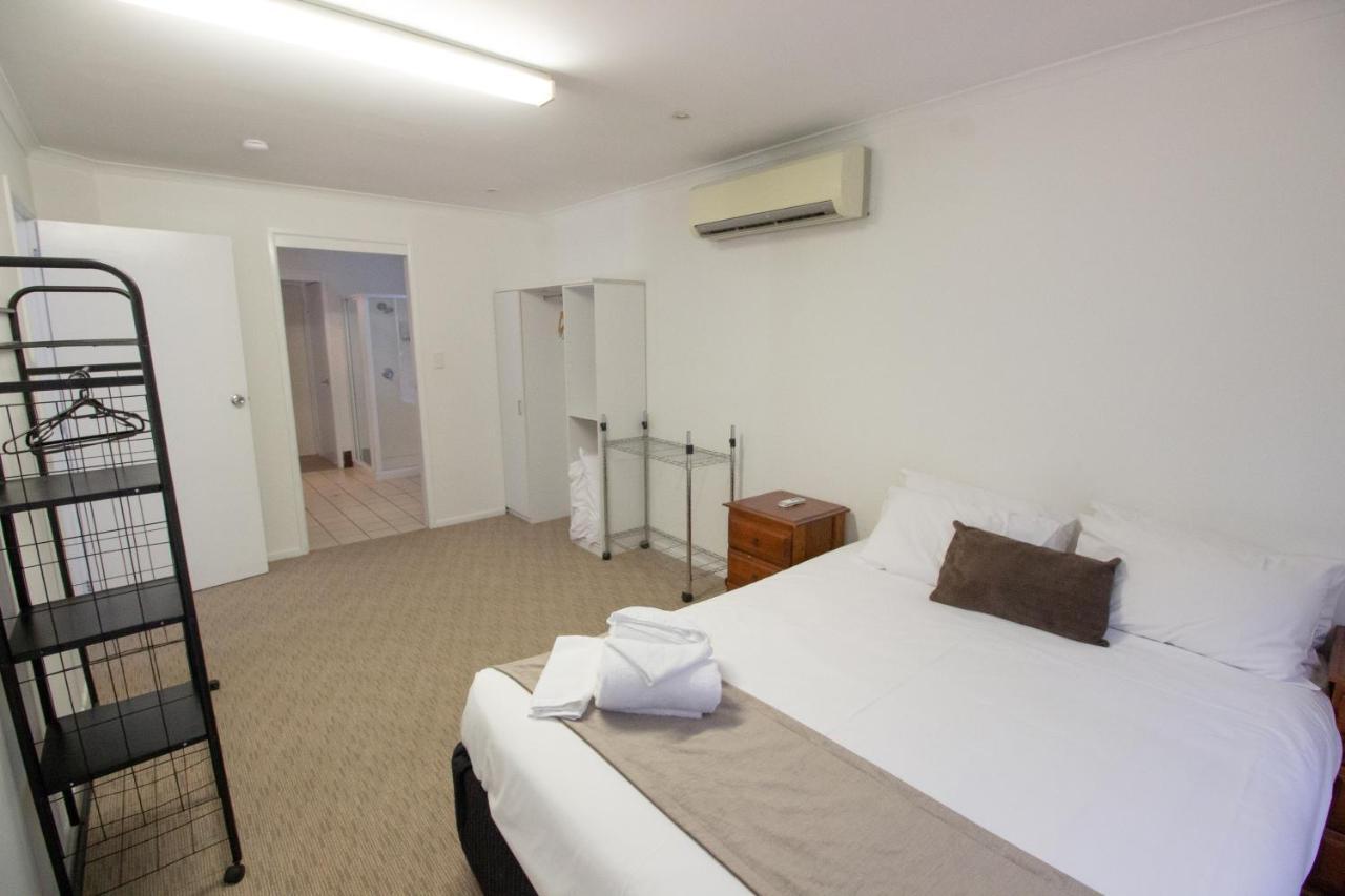 Caloundra Central Apartment Hotel Official Экстерьер фото