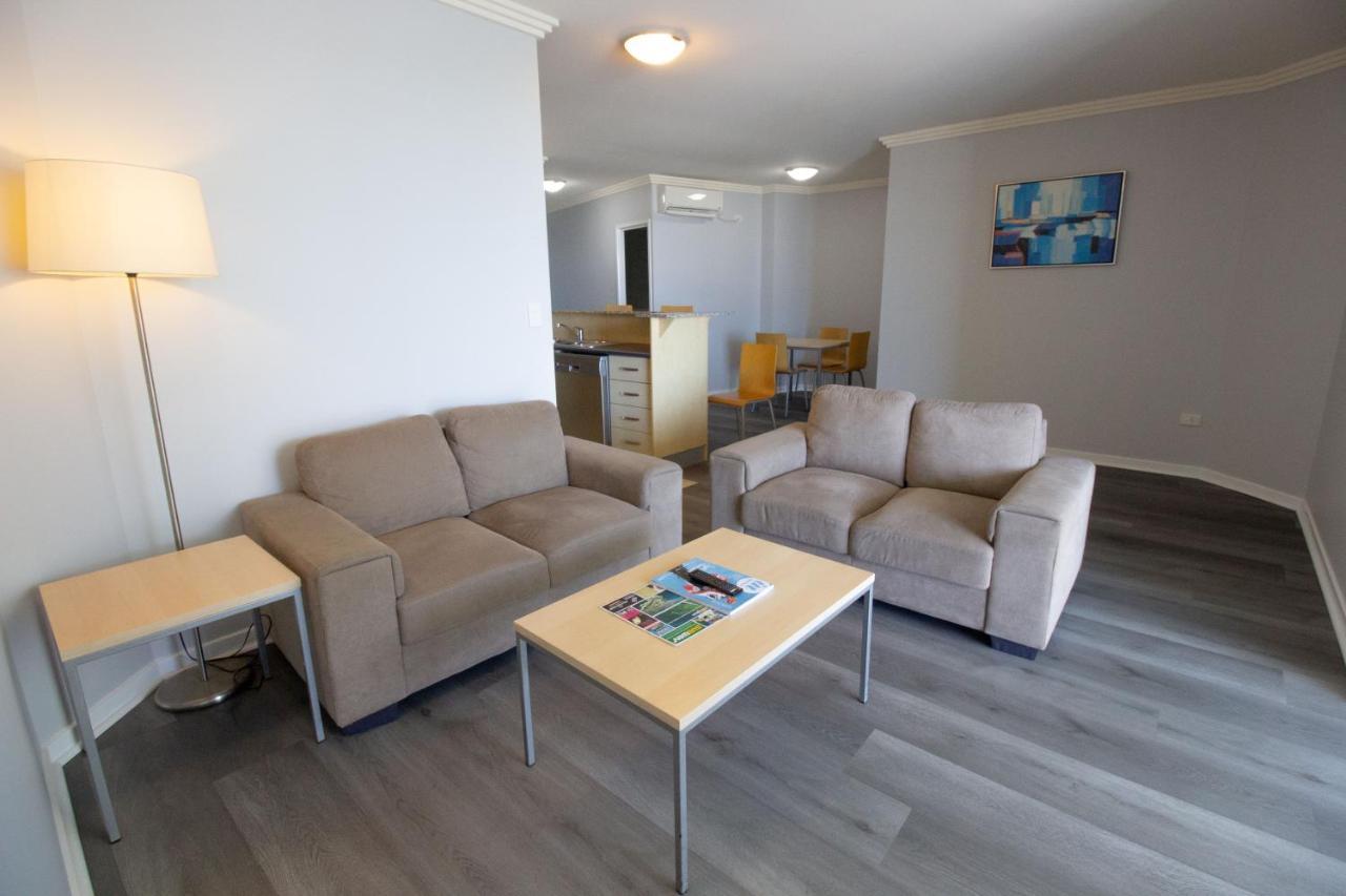 Caloundra Central Apartment Hotel Official Экстерьер фото
