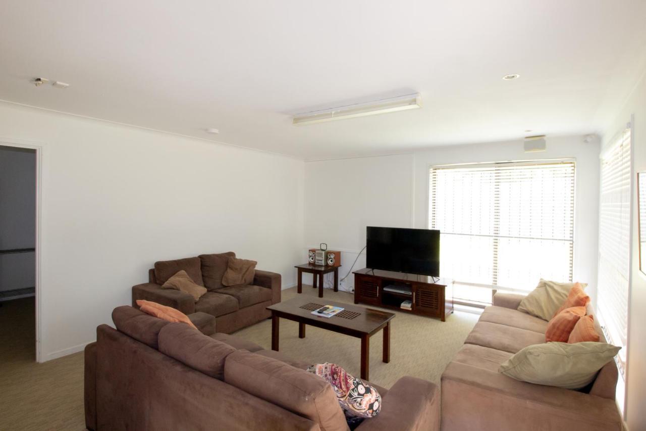 Caloundra Central Apartment Hotel Official Экстерьер фото