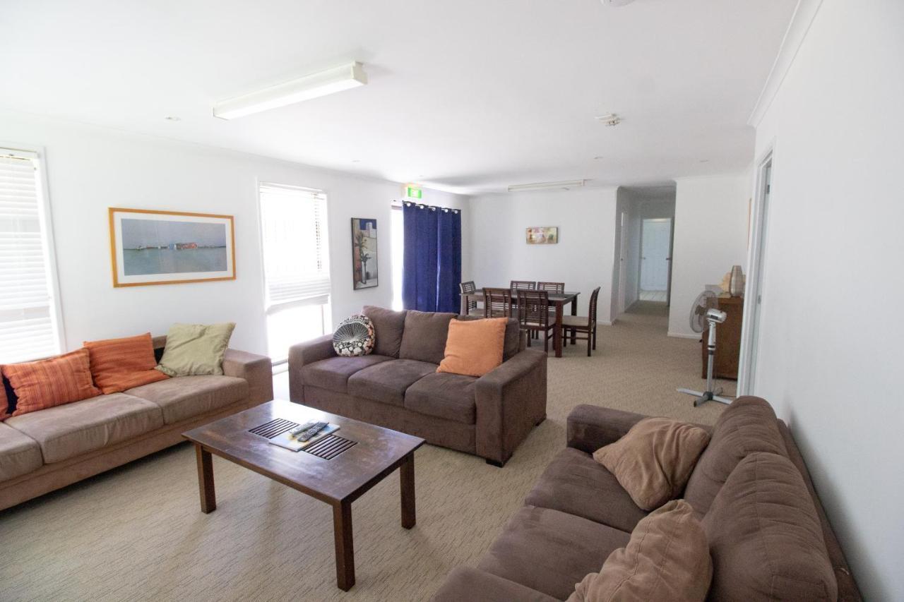 Caloundra Central Apartment Hotel Official Экстерьер фото