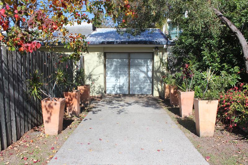 Caloundra Central Apartment Hotel Official Экстерьер фото